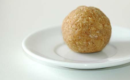 Ладу с кешью и грецким орехом