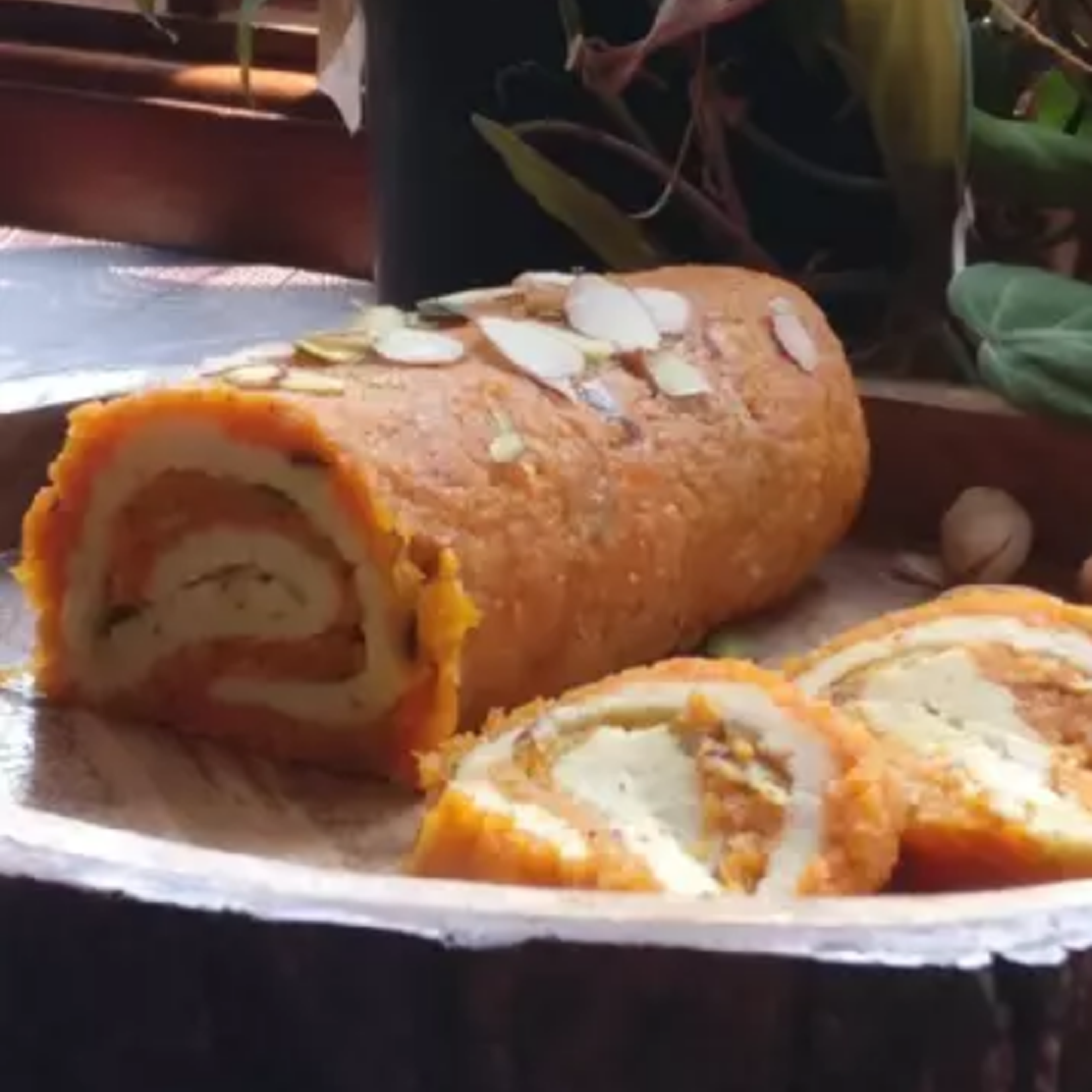 Рулет из морковной халвы и сандеша