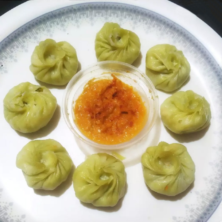 Овощные момос